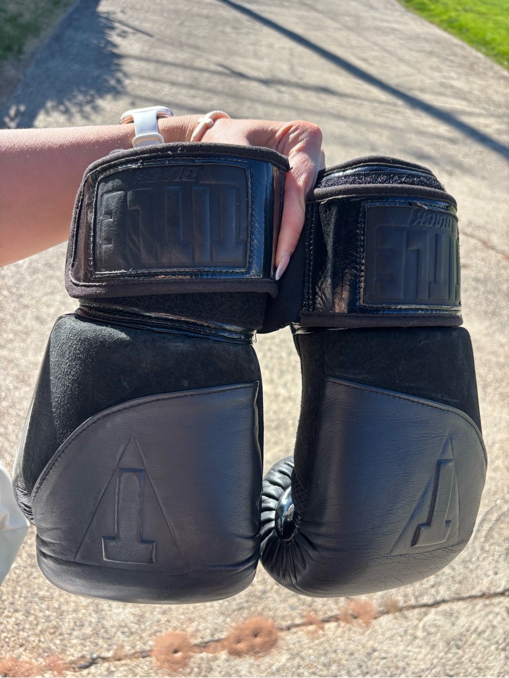 TITLE all Black Boxing Gloves with Wrist Strap